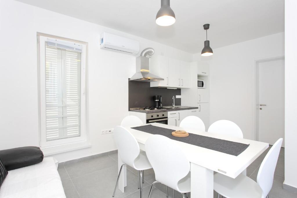 Apartments Vila Moli Бибине Стая снимка
